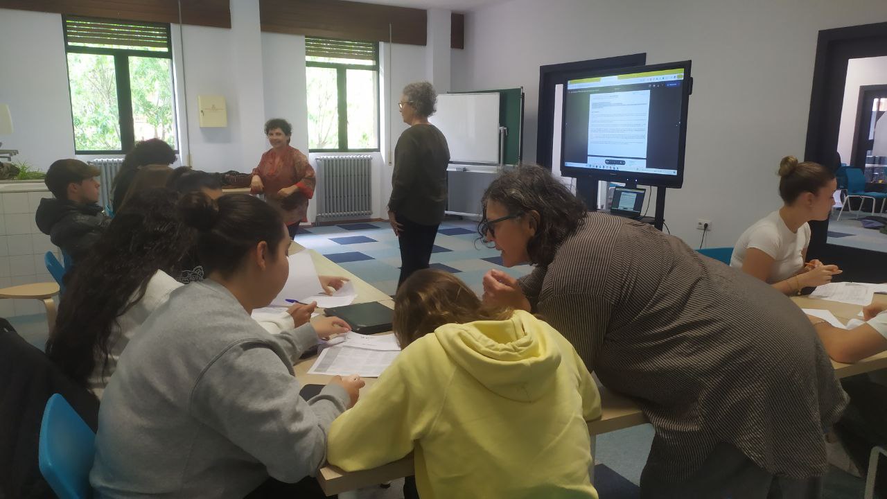 Joves de Girona apliquen la Matriu del Bé Comú i fan balanç de la sostenibilitat dels seus projectes